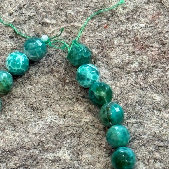 Faceted Green Crackle Agate Beads Strand ~30 Beads Teal Emerald Mixed Tones - Picture 8 of 8